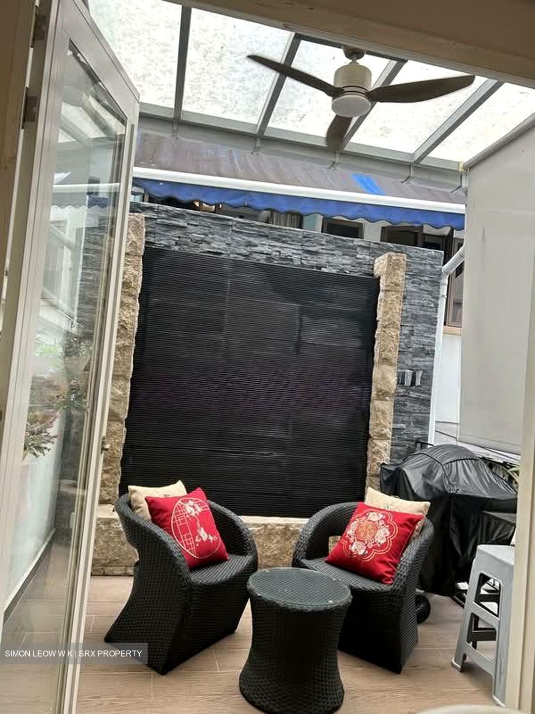 Dmanor (D16), Terrace #569342111
